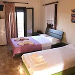 Apartament Zisios *